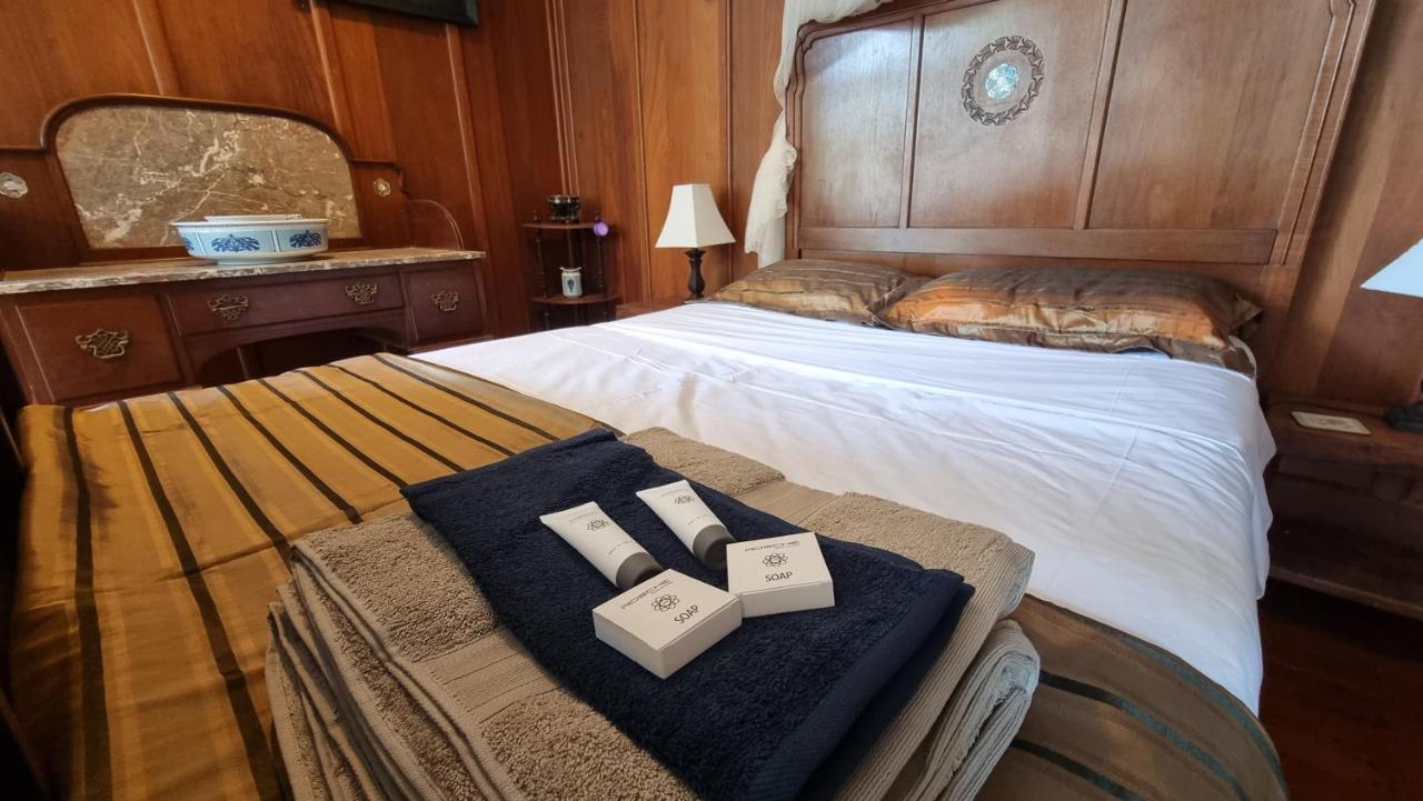 Oceania House Hotel Bantam Village المظهر الخارجي الصورة
