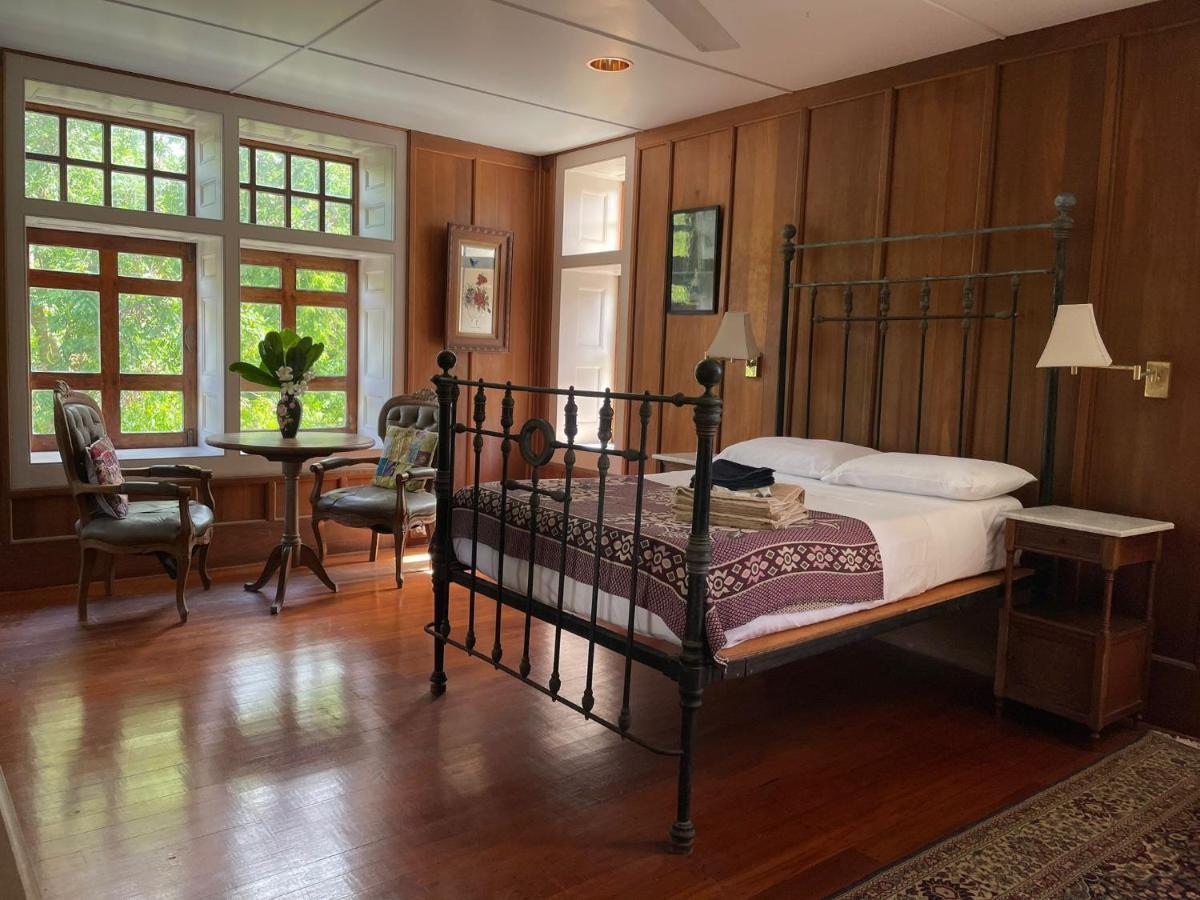 Oceania House Hotel Bantam Village المظهر الخارجي الصورة